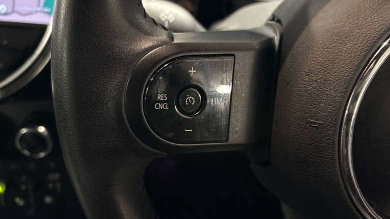 MINI Hatchback 135kW Cooper S Level 2 33kWh 3dr Auto Electric Hatchback